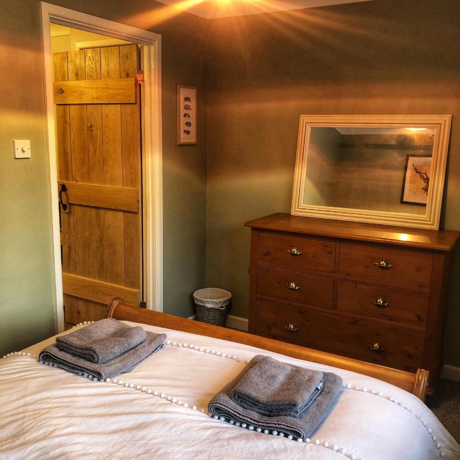 The Rose Cottage Wisborough Green ภายนอก รูปภาพ